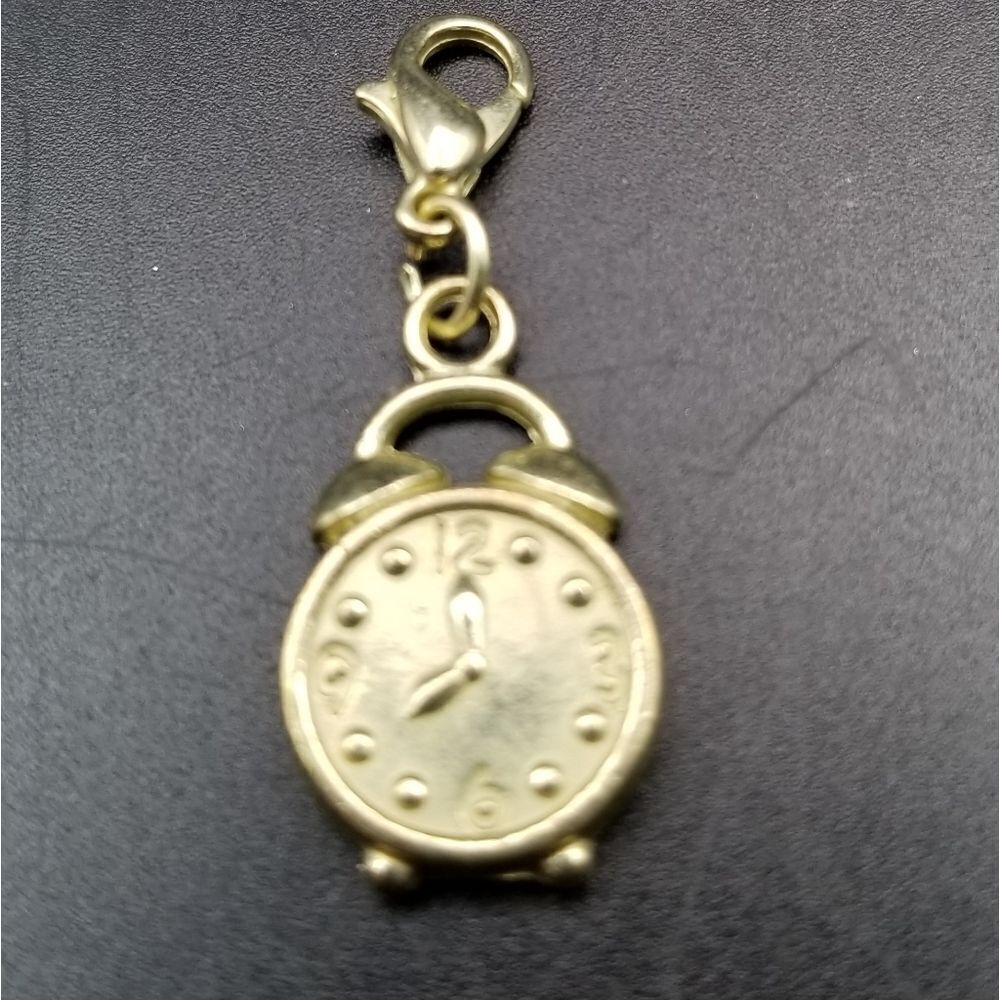 Time is up clock charm. P158
